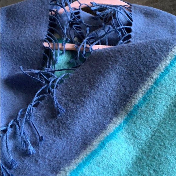 Victorie Mathieu Paris scarf - Picture 2 of 5